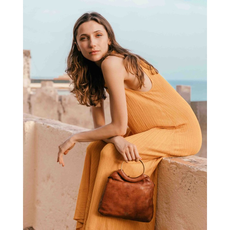 Bossa d'espatlla de pell Rox Negre | BIBA Shops